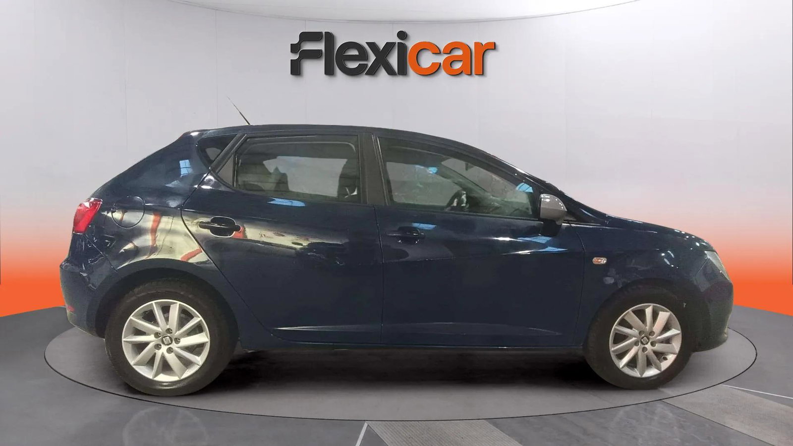 https://cdn-flexicar.caraffinity.it/public_appraisal_images_pro/images/stock/215496/UhvOELHwmJ__WhatsApp Image 2026-05-15 at 20.15.37.jpg